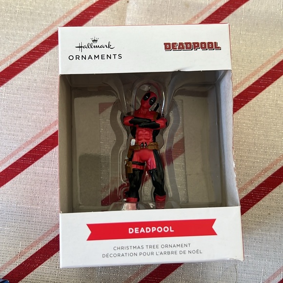 Wolverine and Deadpool Hallmark ornament set - Picture 5 of 6